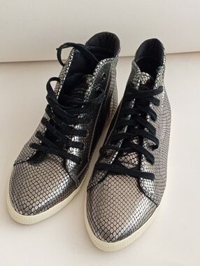 Marc By Marc Jacobs Silver Snake-Skin Texture High-Top Sneakers Black Laces 39.5
